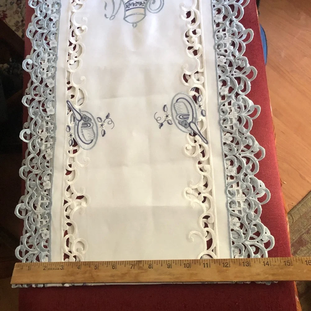 Vintage Lace Table Runner